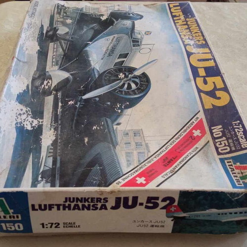 Junkers Ju-52 Lufthansa 1:72 Italeri 150 like new
