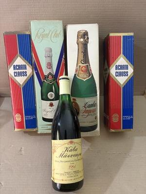 Wine 5 collectible bottles