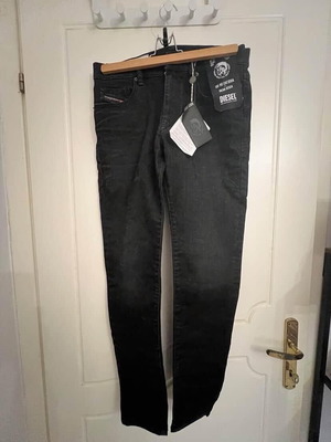 Γυναικείο τζίν παντελόνι Diesel καινούργιο, μαύρο, μέγεθος M