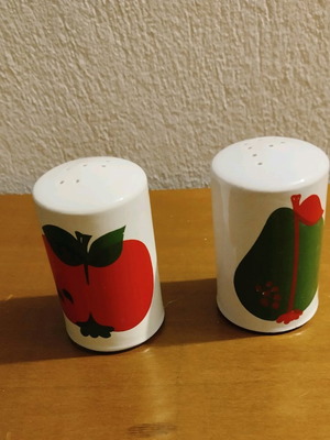 Salt and pepper shakers used