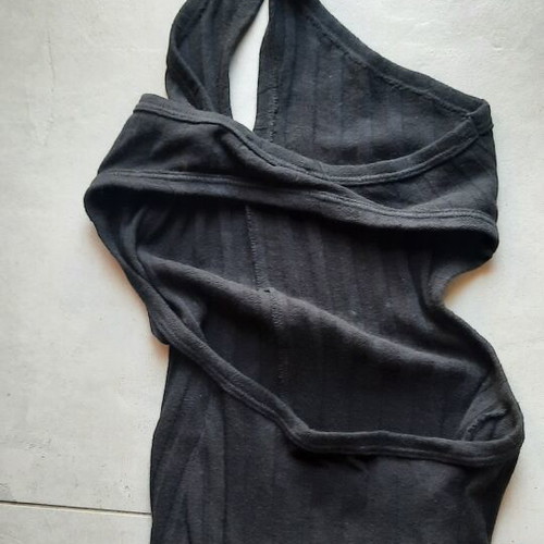 Dolce Domenica dress like new with open back and neck design, black