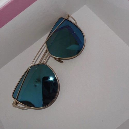 Sunglasses with blue lens and metal frame new