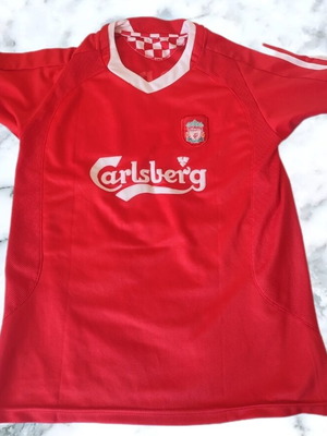 Liverpool kids jersey like new for child 6 to 10 years old