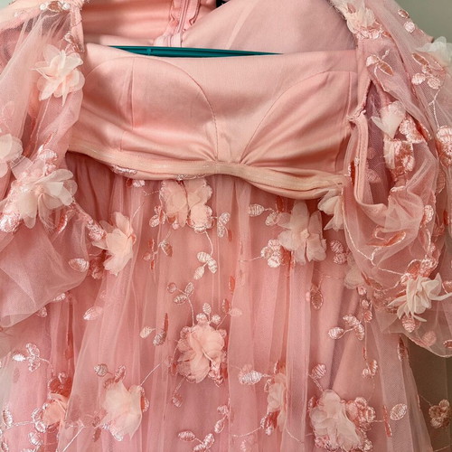 Rose dress with embroidered tulle and off-shoulder sleeves new, pink