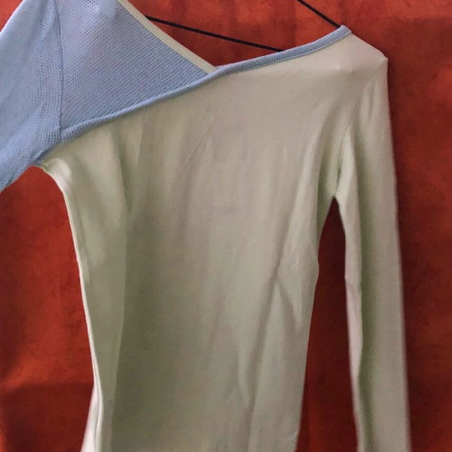 Branded children's blouse like new, size Small