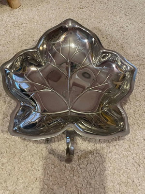 Decorative bowl leaf-shaped like new, 23cm