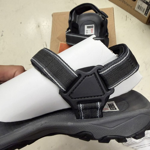 Nord Blanc sandals size 42 new, black