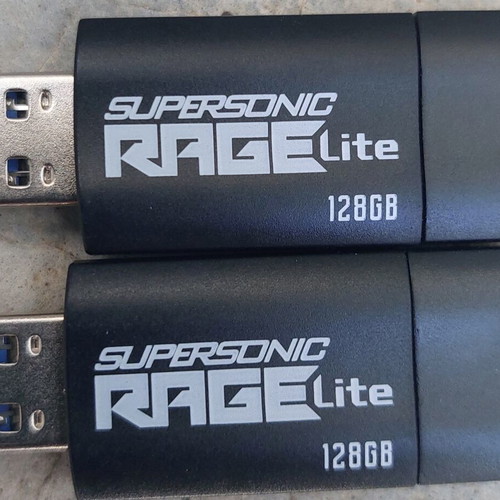 Patriot Supersonic Rage Lite 128GB USB 3.2 flash drive