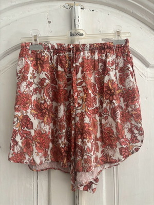 Vassia Kostara shorts like new, size M/L