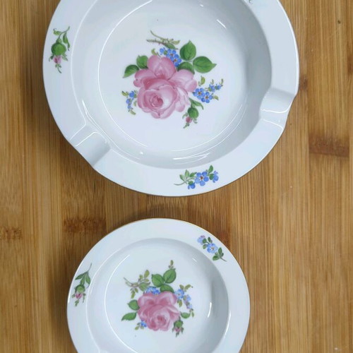 Meissen porcelain ashtrays set like new, handmade, vintage