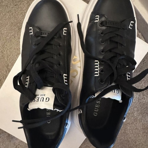 Guess sneakers size 43 black like new