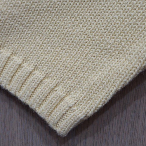 Gina Laura knitted V sweater size S like new, beige-yellow