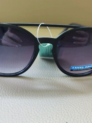 Unisex sunglasses new, black frame and lenses