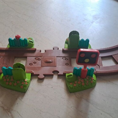 Vehicle track used in excellent condition, set