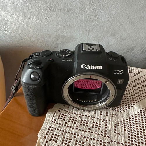 Canon EOS RP Mirrorless фотоапарат като нов