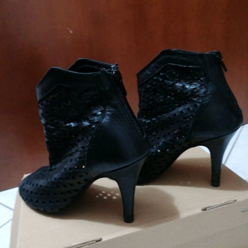 Leather ankle boots used, Greek made, black, size 37