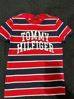 Tommy Hilfiger t-shirt like new, size 11-12 years, white and red