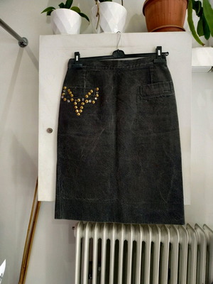 Vintage black denim skirt used, size M