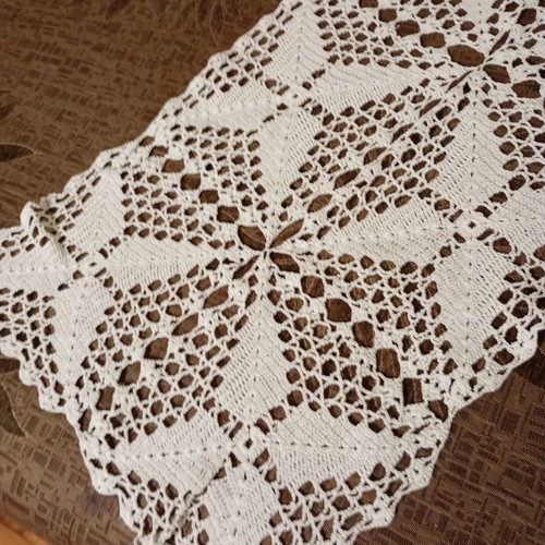 Handmade table runner like new