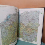 World Encyclopedic Atlas like new, Greek edition 1999