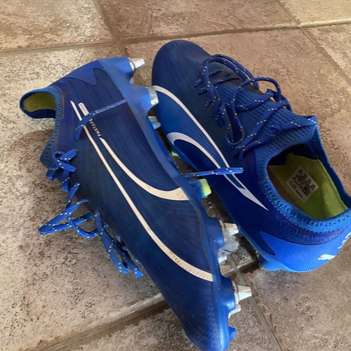 Puma football shoes like new, blue, size 40