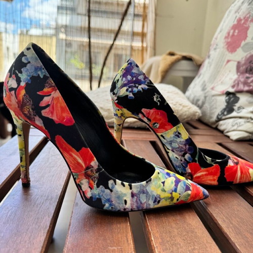 Fratelli Petridi pumps like new, multicolored with flowers