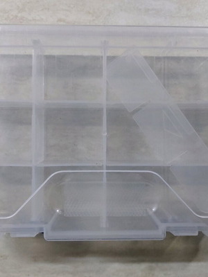 Κασετίνα τεχνητών ψαρέματος μεταχειρισμένη, δύο επιπέδων με αφαιρούμενα διαχωριστικά