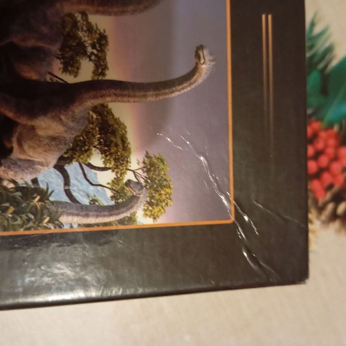 Dinosaur puzzle like new, 117 pieces