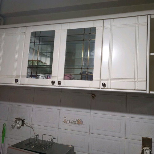 Kitchen cabinets white, like new