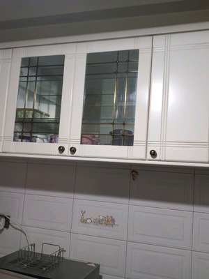 Kitchen cabinets white, like new