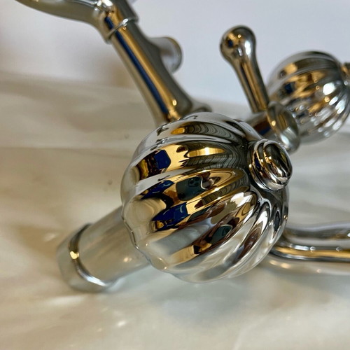 California chrome bathtub faucet