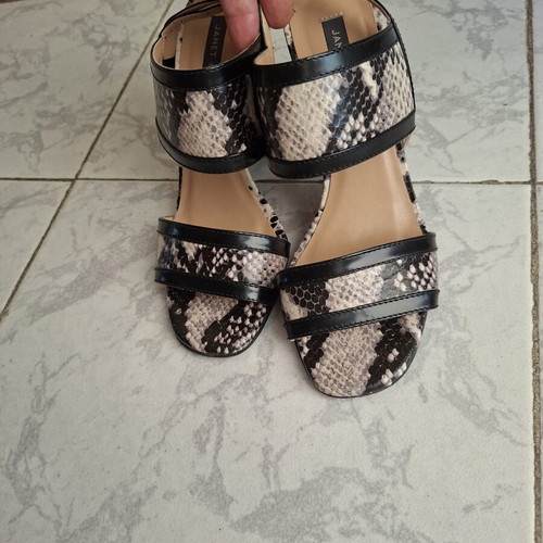 Janet & Janet snake-print sandals like new, size 36, platform heel