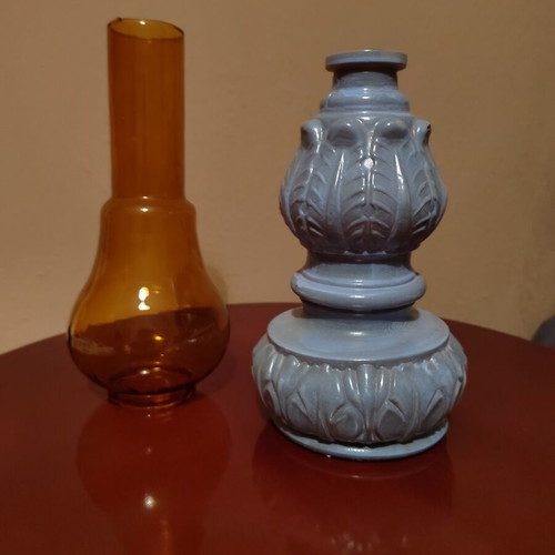 Vintage oil lamp collectible with brown glass chimney like new