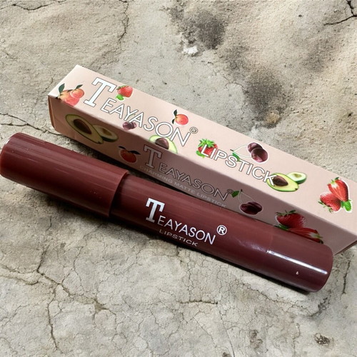 Lip pencil in rotten apple color new