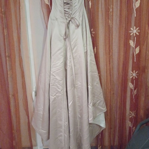 Wedding dress like new, strapless ivory with train and petticoat