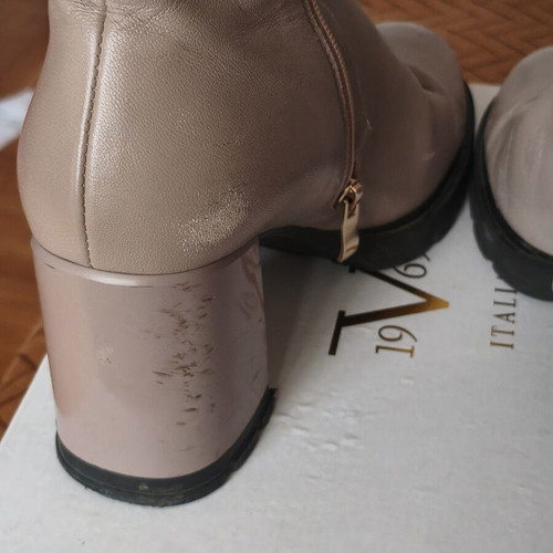 Versace 19.69 Abbigliamento Sportivo Milano beige leather ankle boots size 40