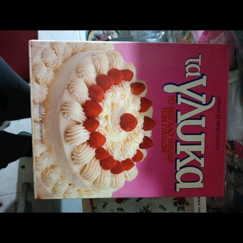 Pastry book like new, The big book of sweets by Lorenza de Medici Stucchi