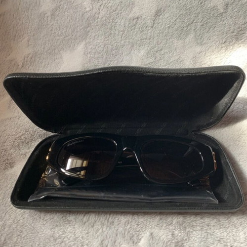 Balenciaga sunglasses like new