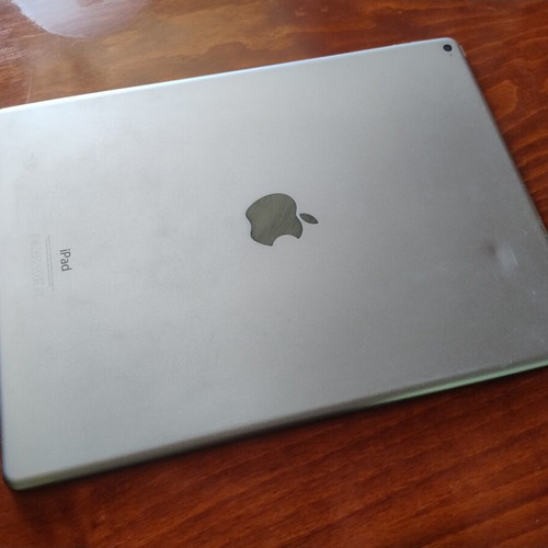 iPad Pro 12.9" 1st Generation 128GB Wi-Fi used, good condition