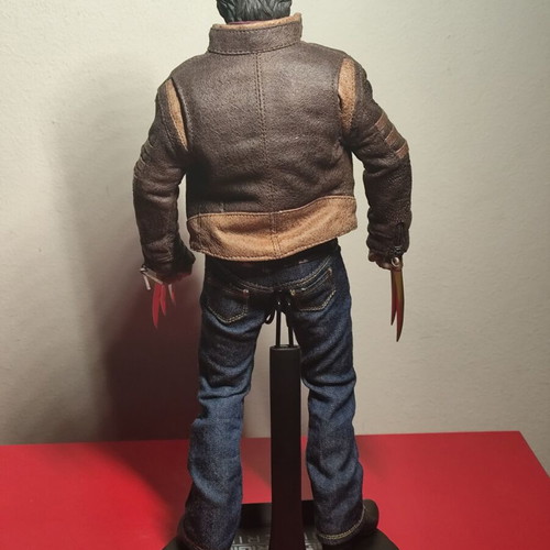 Hot Toys MMS103 X-Men Origins Wolverine Figure like new, 1/6 scale