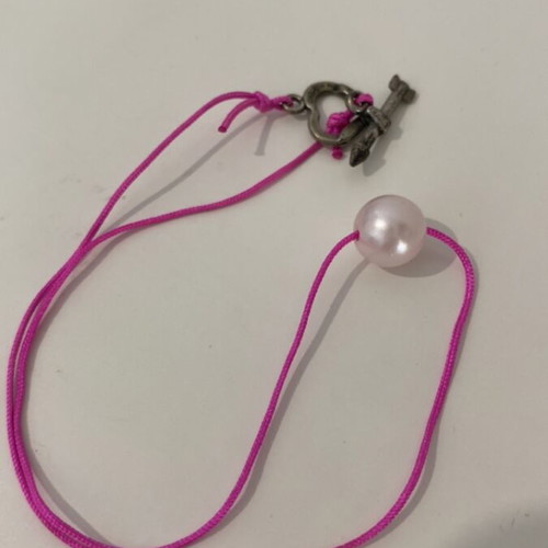 Handmade necklace with pink pearl like new