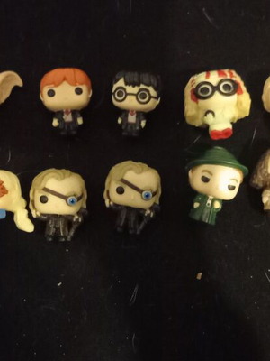 Harry Potter Kinder 12 Figures pack like new