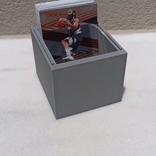 Collectible card storage box new, capacity 100 cards, PLA