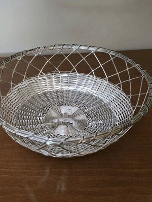Silver-plated bread basket like new, 23cm diameter, 8cm height