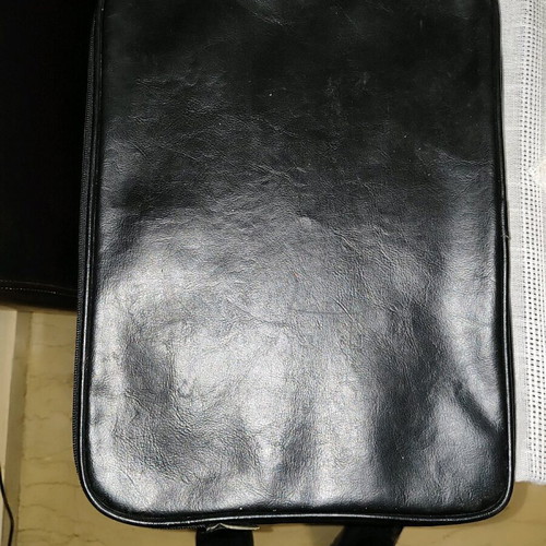 Leather folder bag handheld like new, two compartments, black