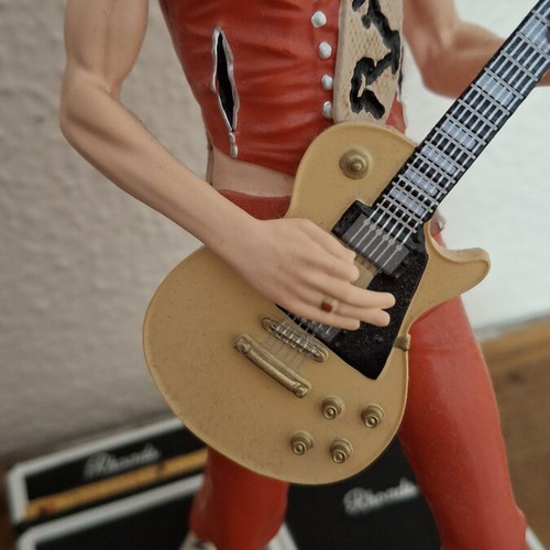 Randy Rhoads KnuckleBonz Limited Edition 1:9 Collectible Figure 1272/3000