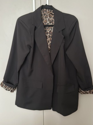 Women's oversized jacket like new, one size, with leopard lining