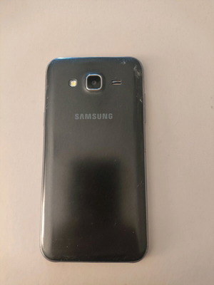 Samsung J5 (2015) used for parts without screen