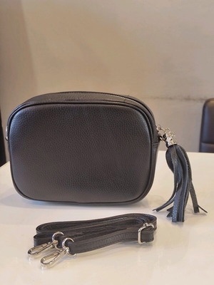 Leather crossbody bag like new, black with detachable strap