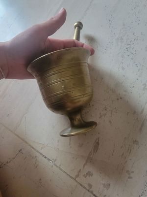 Μπρούτζινο γουδί μεταχειρισμένο, σαν καινούργιο με λίγο braso
